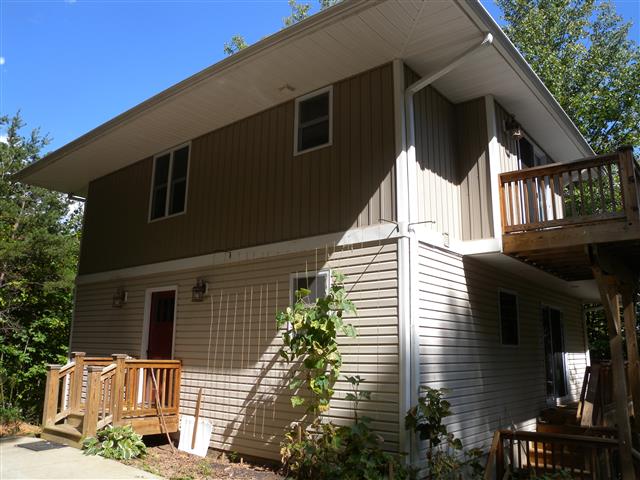 A picture of the property located at 32 ROCKY CREEK TRL, SWANNANOA NC 28778.