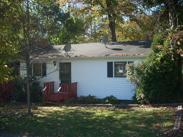 A picture of the property located at 5 THREE J LN, SWANNANOA NC 28778.