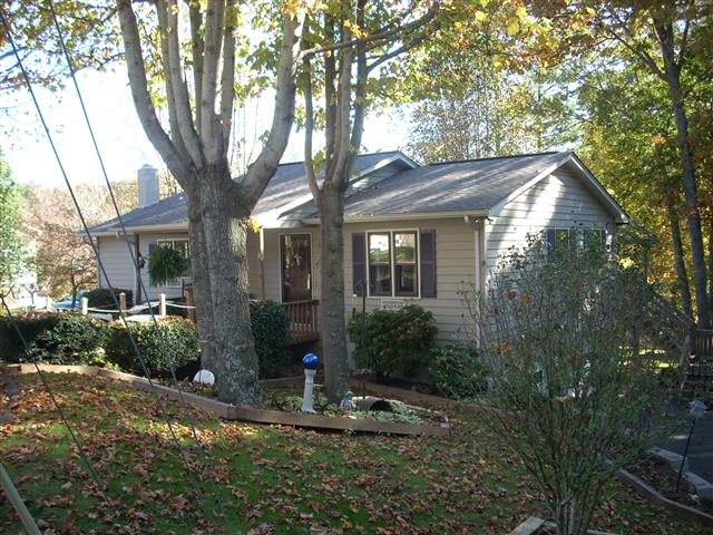 A picture of the property located at 11 THREE J LN, SWANNANOA NC 28778.