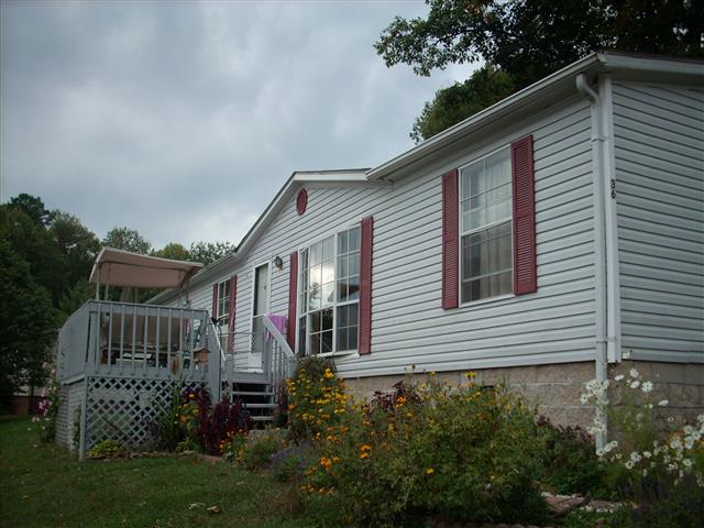 A picture of the property located at 36 LAKE EDEN CIR, BLACK MOUNTAIN NC 28711.