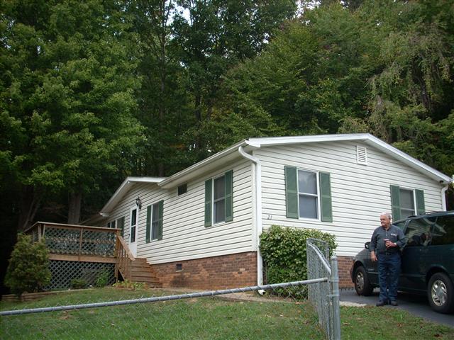 A picture of the property located at 21 LAKE EDEN CIR, BLACK MOUNTAIN NC 28711.