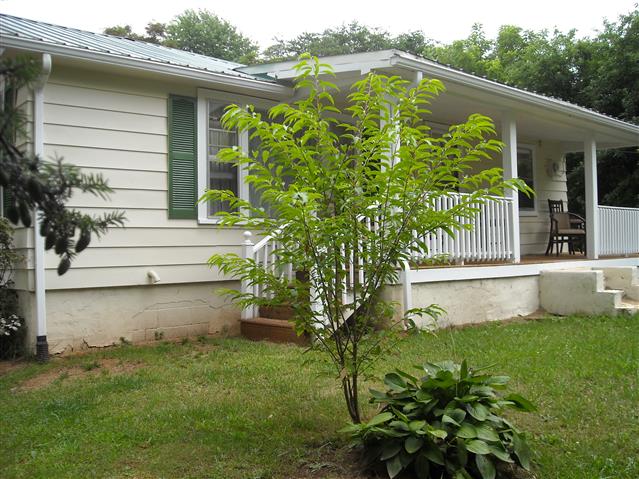 A picture of the property located at 15 NEW STERLING LN, LEICESTER NC 28748.