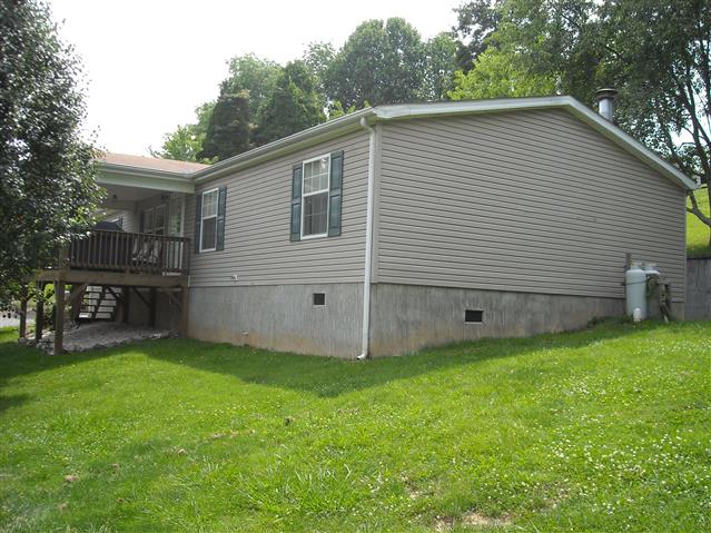 A picture of the property located at 14 RED ROSE LN, LEICESTER NC 28748.