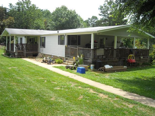 A picture of the property located at 120 DOUGLAS PL, LEICESTER NC 28748.