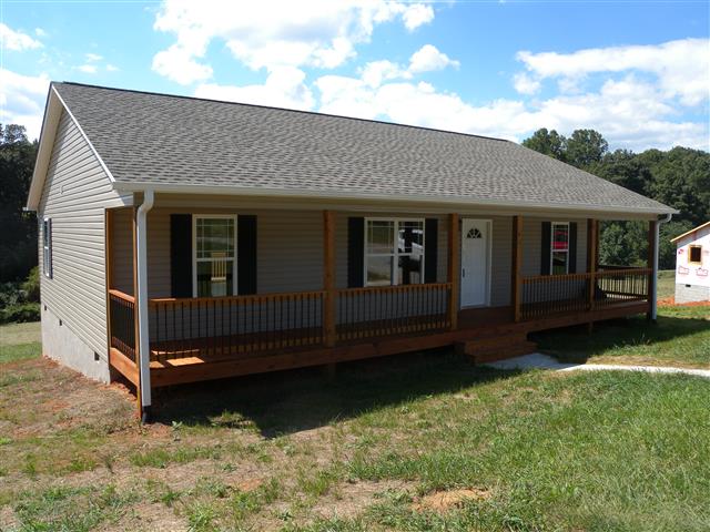 A picture of the property located at 12 LINDSEY ACRES LN, LEICESTER NC 28748.