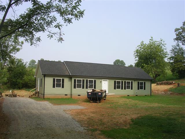 A picture of the property located at 1589 ALEXANDER RD, LEICESTER NC 28748.