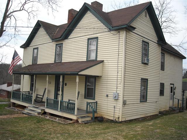 A picture of the property located at 1585 ALEXANDER RD, LEICESTER NC 28748.