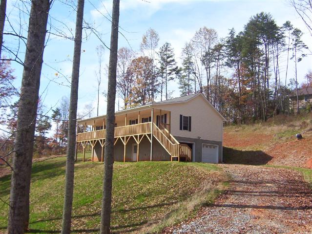 A picture of the property located at 717 HOLLOW LOG LN, LEICESTER NC 28748.