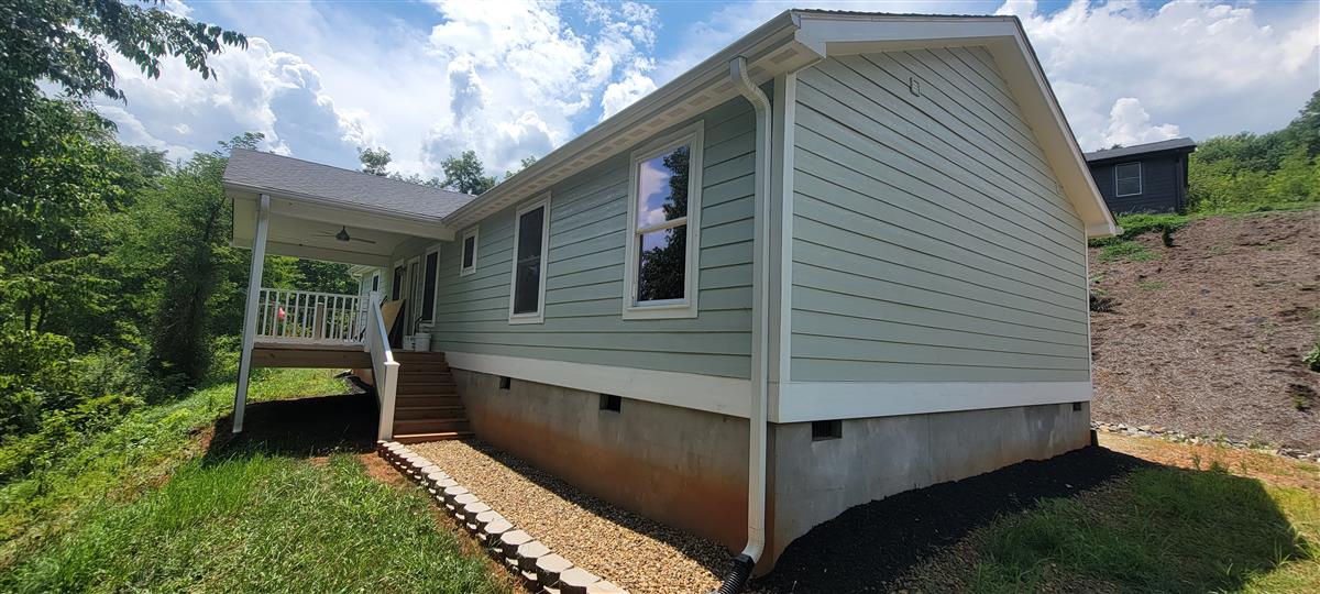 A picture of the property located at 110 LEGACY TRAIL DR, LEICESTER NC 28748.