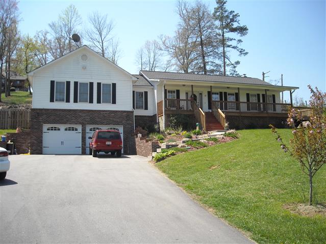 A picture of the property located at 47 GOLDEN LN, LEICESTER NC 28748.