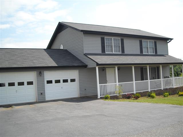 A picture of the property located at 115 NUGGET KNL, LEICESTER NC 28748.