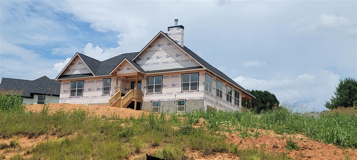A picture of the property located at 21 TAMERLANE WAY, LEICESTER NC 28748.