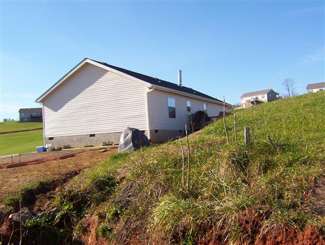 A picture of the property located at 73 FRANK LAWSON LN, LEICESTER NC 28748.