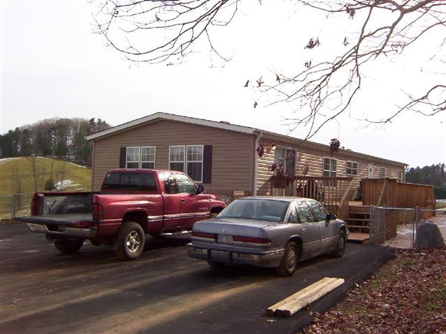 A picture of the property located at 28 FRANK LAWSON LN, LEICESTER NC 28748.