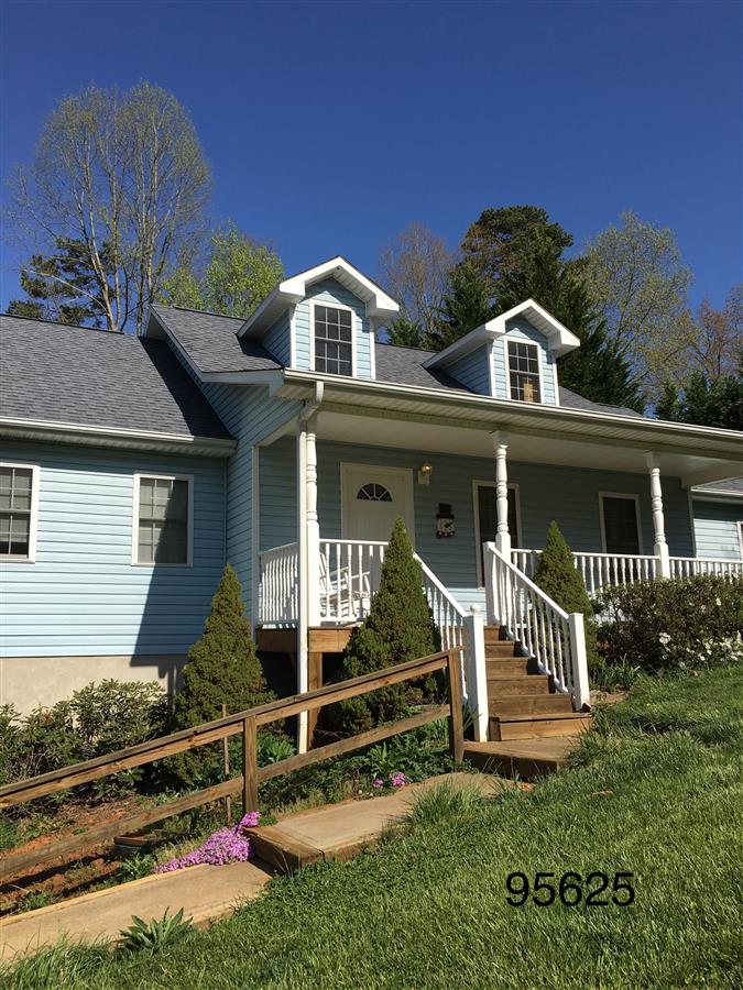 A picture of the property located at 43 GOLDEN LN, LEICESTER NC 28748.