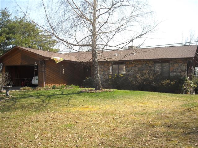 A picture of the property located at 1140 ALEXANDER RD, LEICESTER NC 28748.
