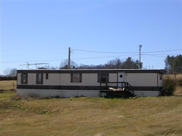 A picture of the property located at 190 PINEY KNOB RD, MARSHALL NC 28753.