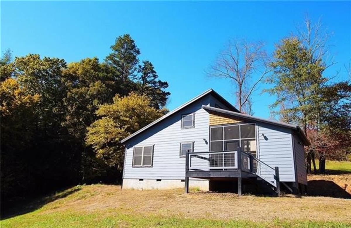 A picture of the property located at 145 DUCK POND DR, MARSHALL NC 28753.