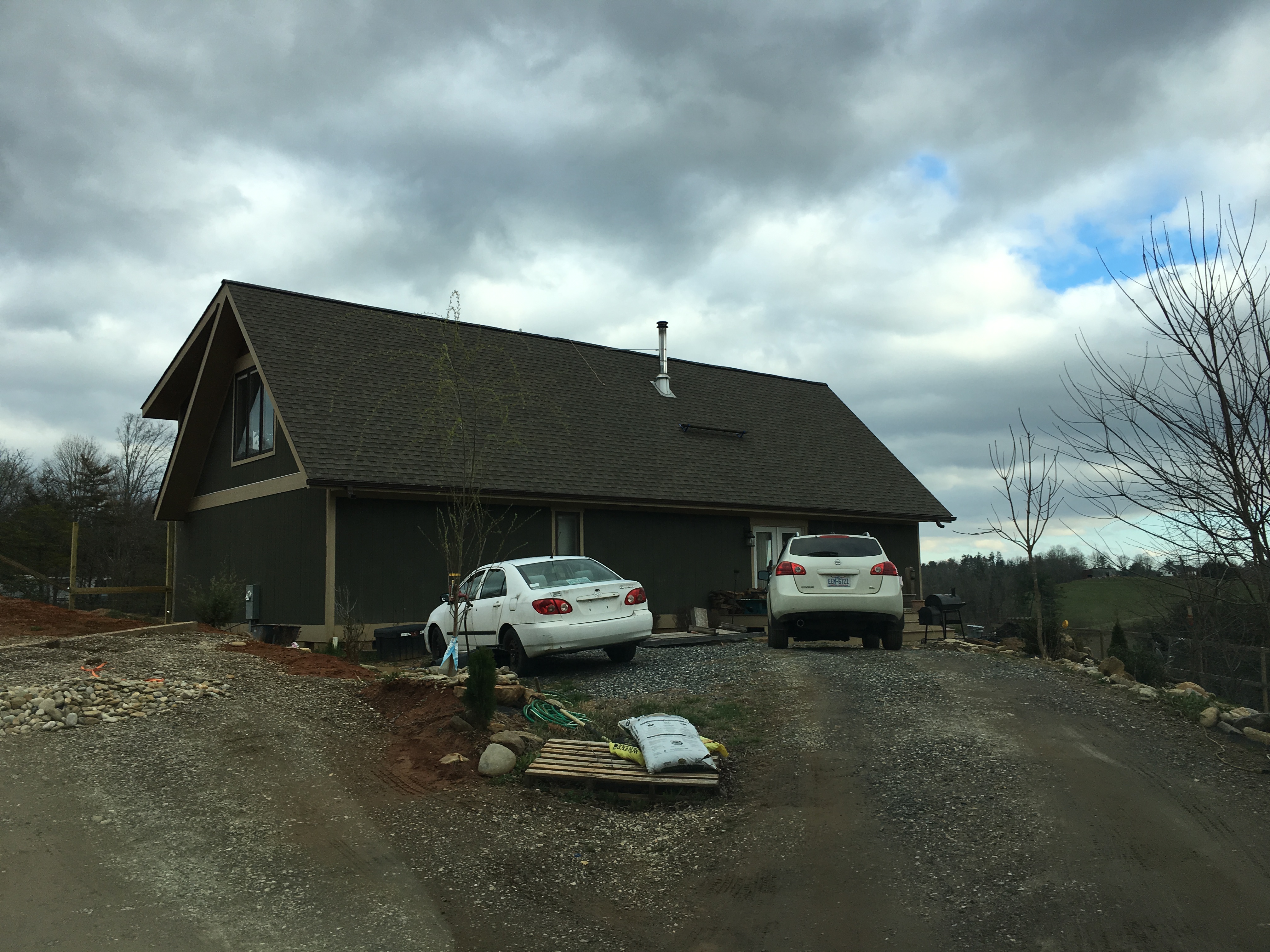 A picture of the property located at 98 TOM ARTHUR LN, MARSHALL NC 28753.