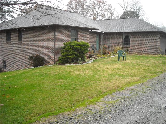A picture of the property located at 16 RIDDLE LN, ASHEVILLE NC 28806.