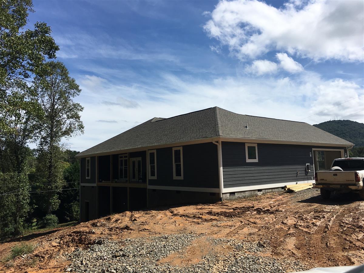 A picture of the property located at 55 BLUE RIDGE ACRES RD, ASHEVILLE NC 28806.
