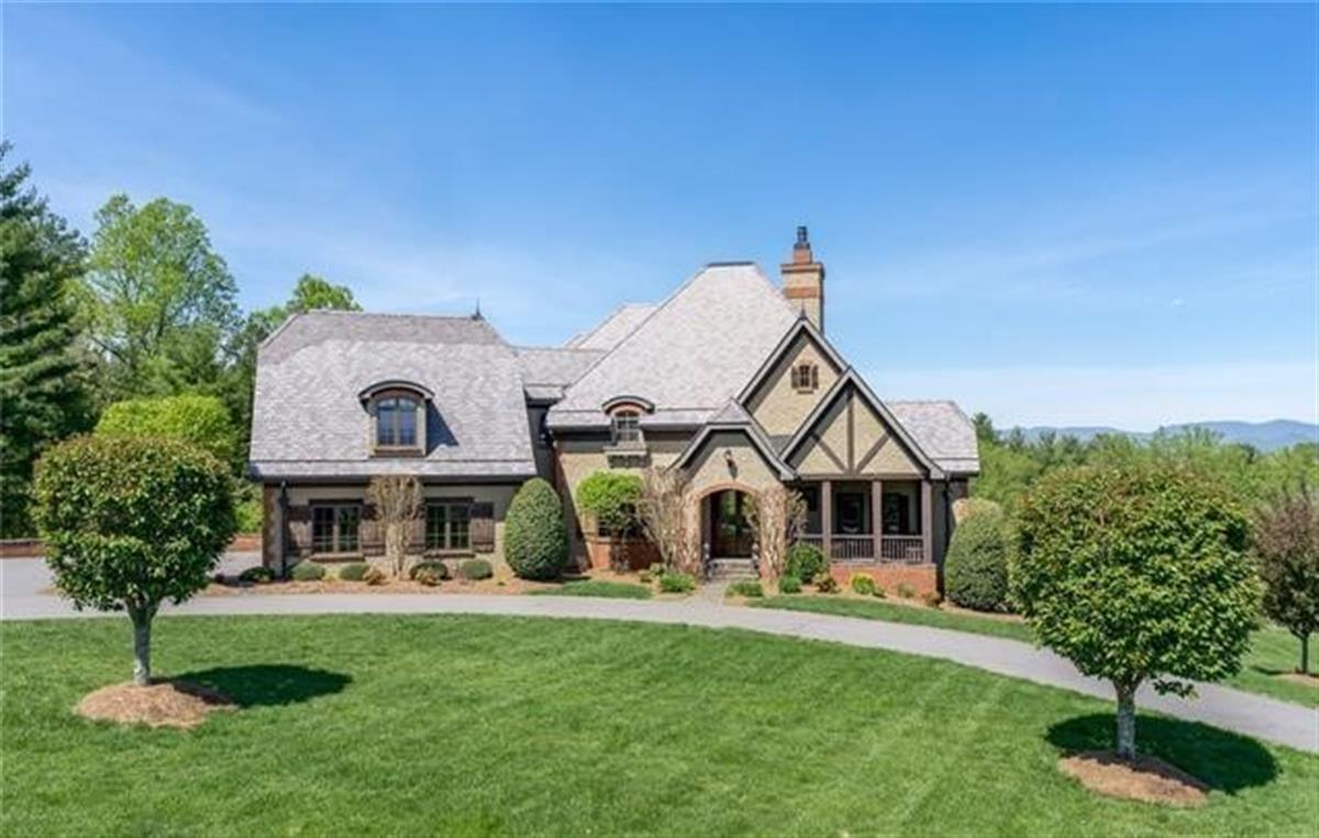 A picture of the property located at 33 WALNUT GROVE LN, ASHEVILLE NC 28806.