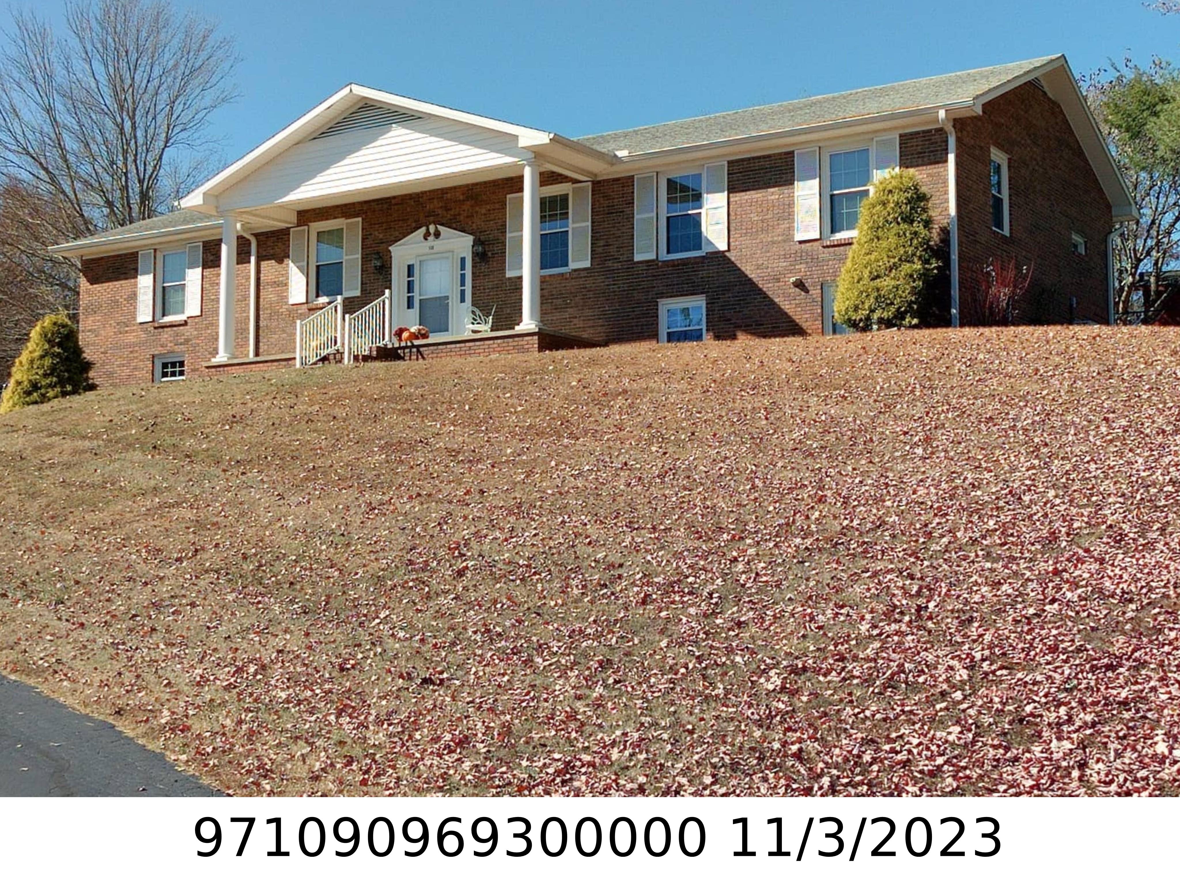 A picture of the property located at 135 KEYSTONE DR, ASHEVILLE NC 28806.