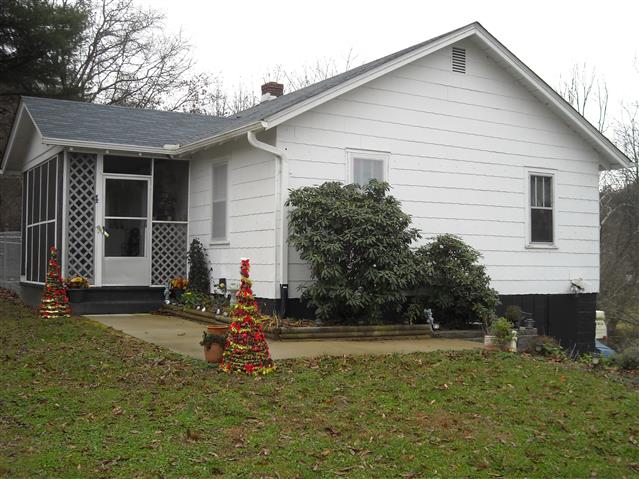 A picture of the property located at 4 ROSE RIDGE LN, ALEXANDER NC 28701.