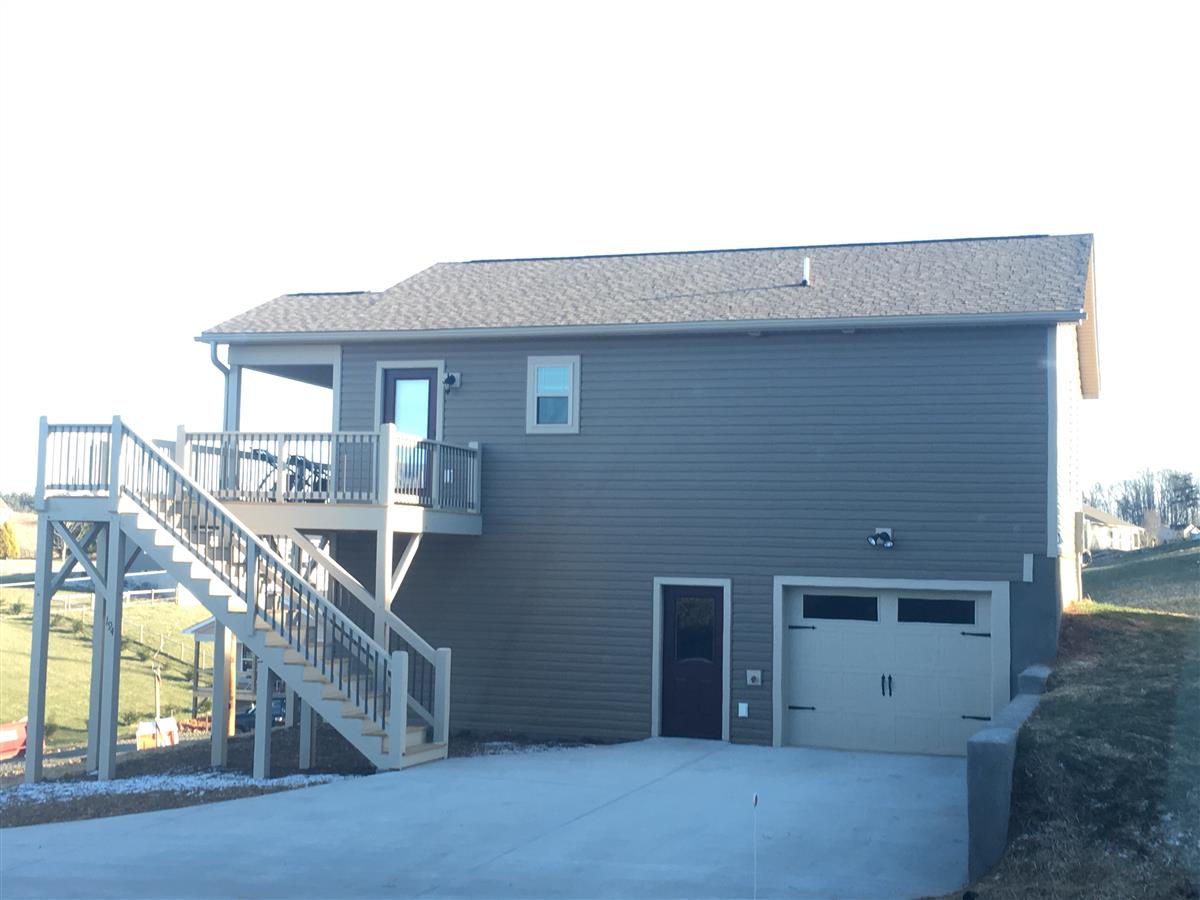 A picture of the property located at 194 TIPTON HILL RD, LEICESTER NC 28748.