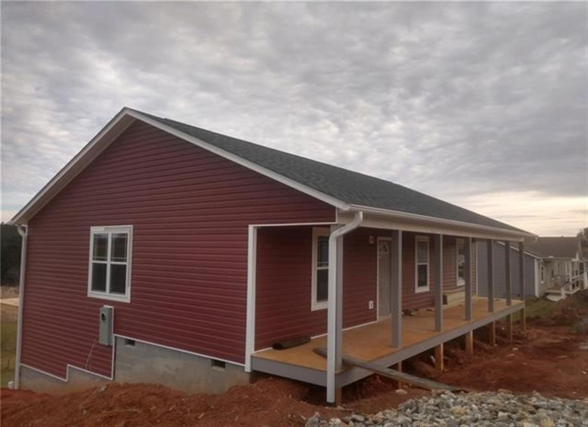 A picture of the property located at 275 TIPTON HILL RD, LEICESTER NC 28748.