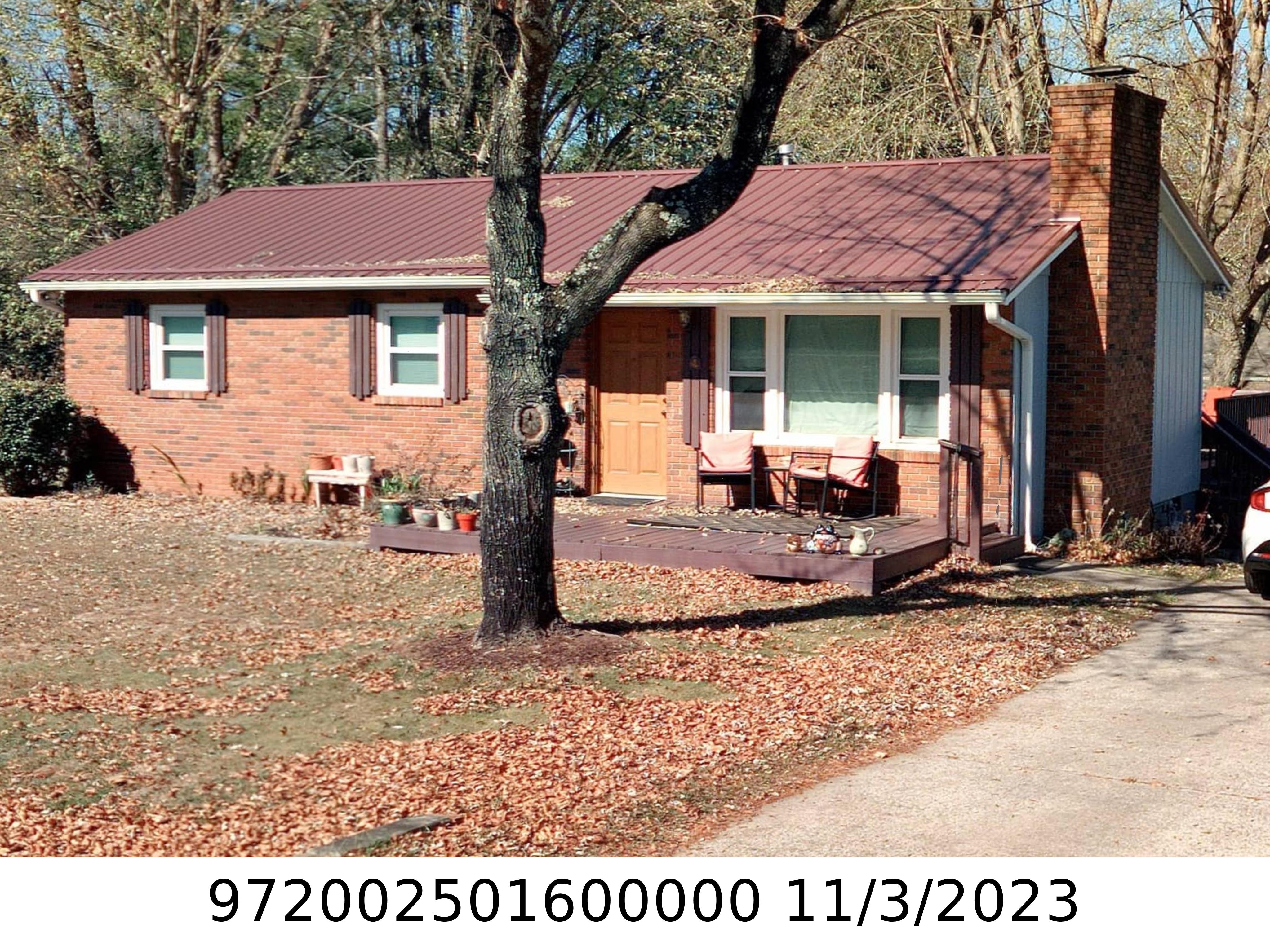 A picture of the property located at 1 DAVLYN DR, ASHEVILLE NC 28806.