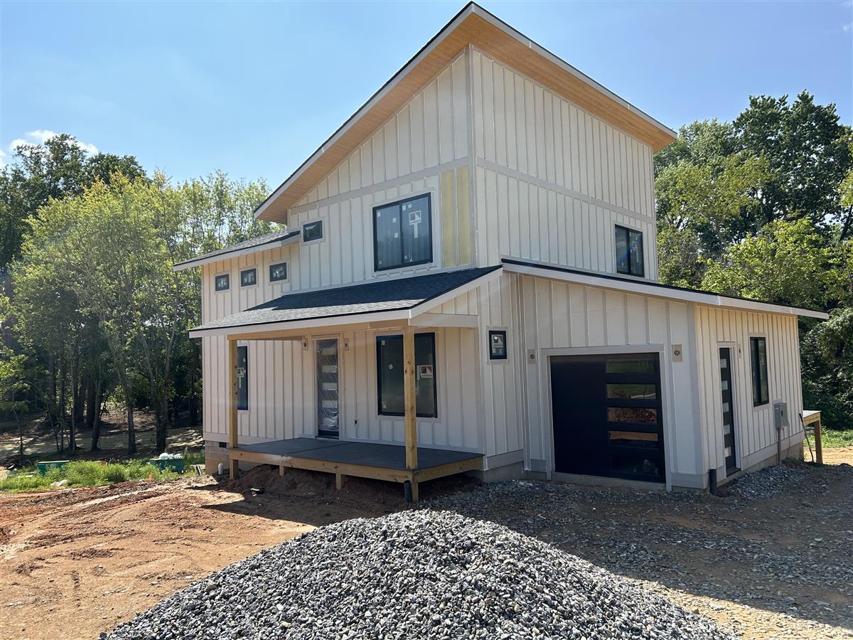 A picture of the property located at 19 SCOTT MEADOWS DR, ASHEVILLE NC 28806.