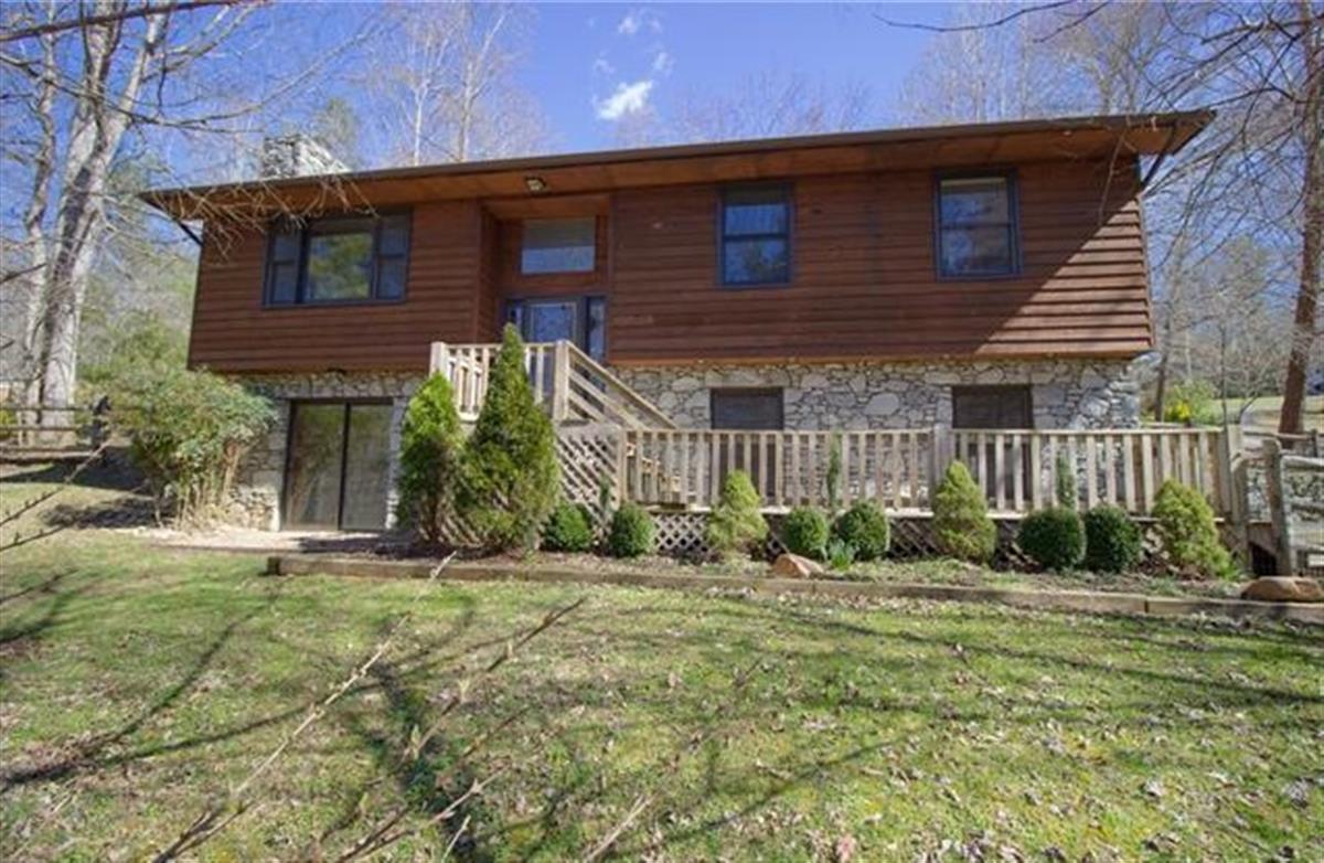 A picture of the property located at 108 FAST BREAK LN, ASHEVILLE NC 28804.