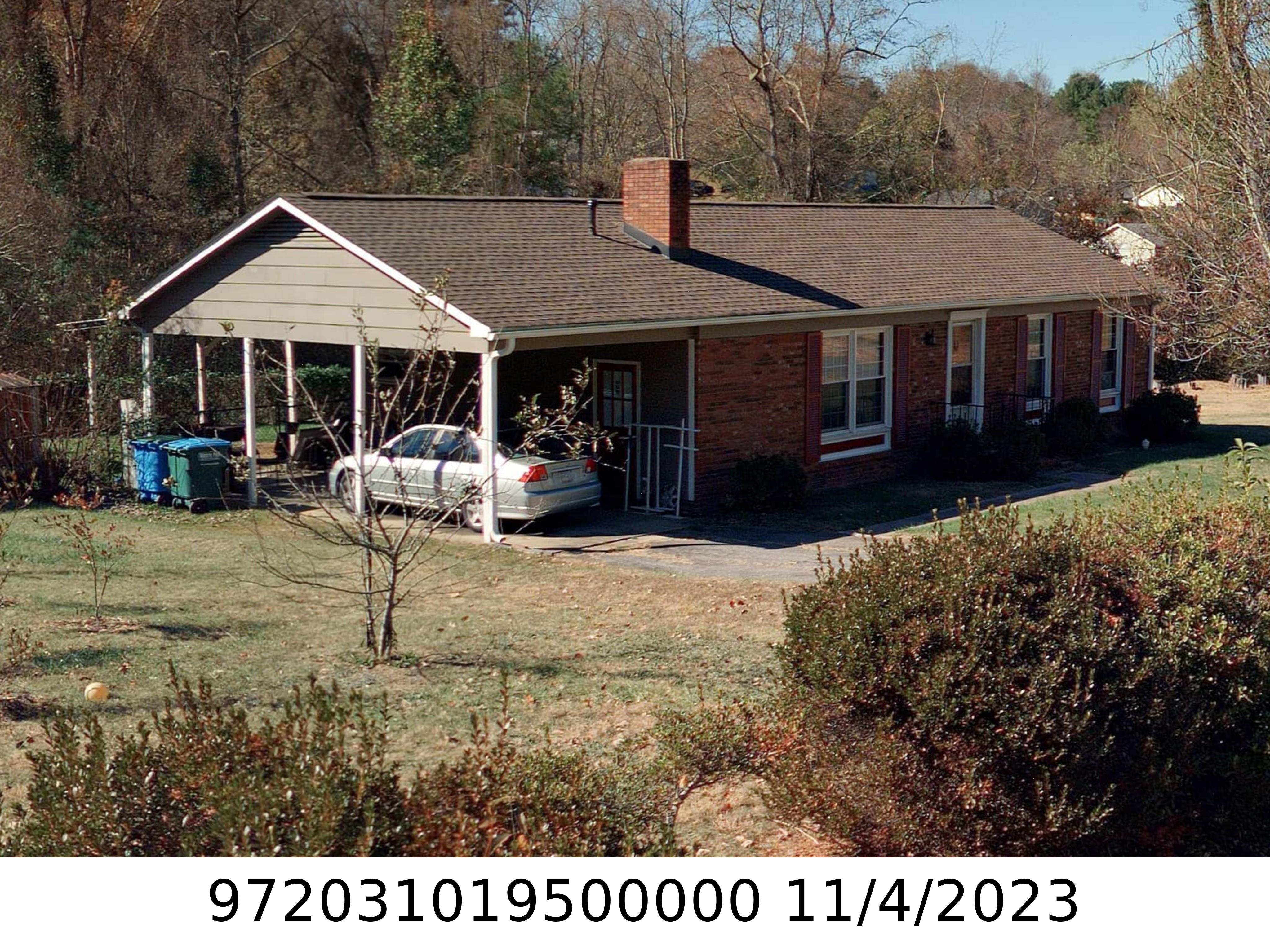 A picture of the property located at 8 LYNWOOD CIR, ASHEVILLE NC 28806.