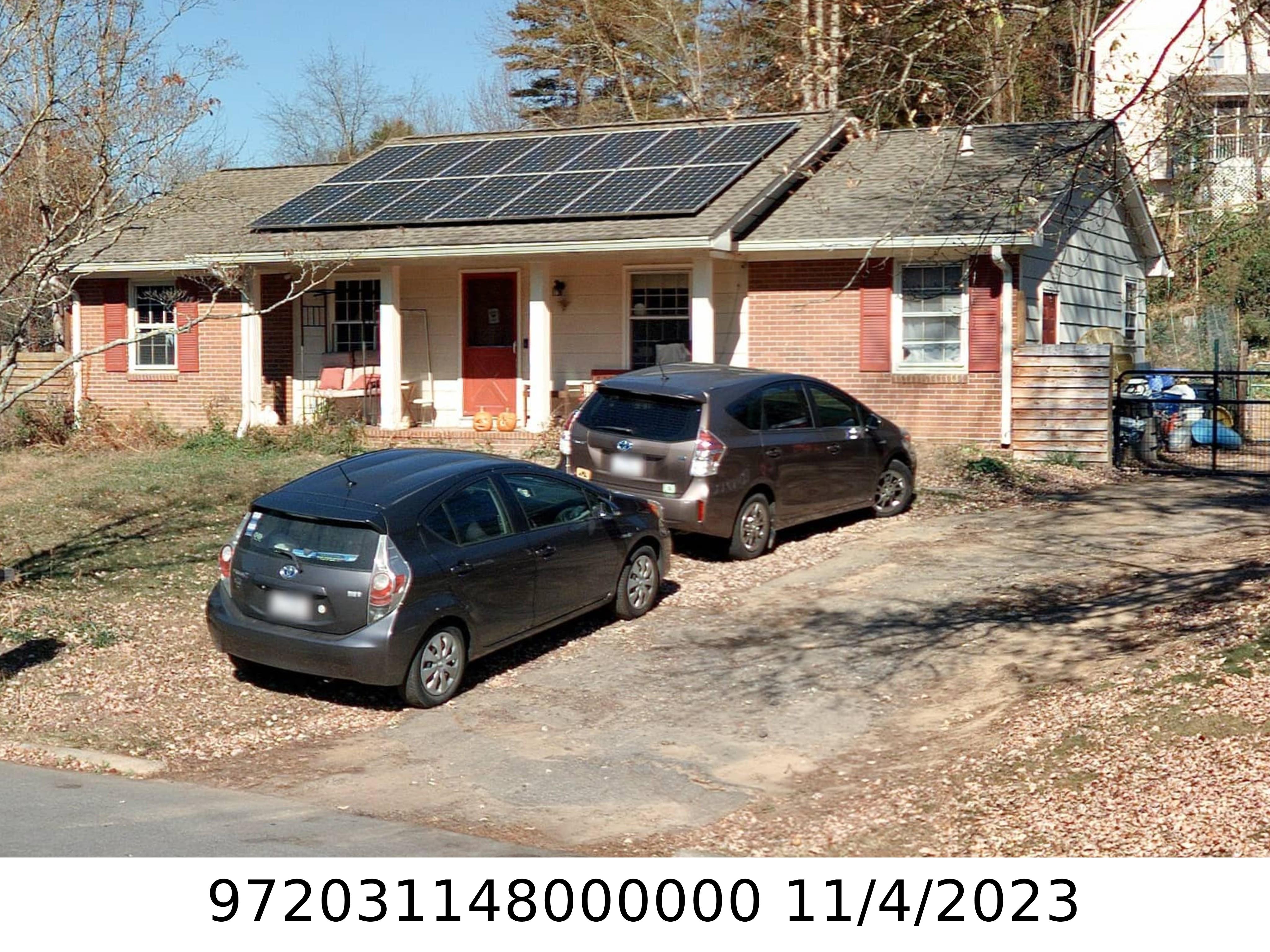 A picture of the property located at 7 LYNWOOD CIR, ASHEVILLE NC 28806.