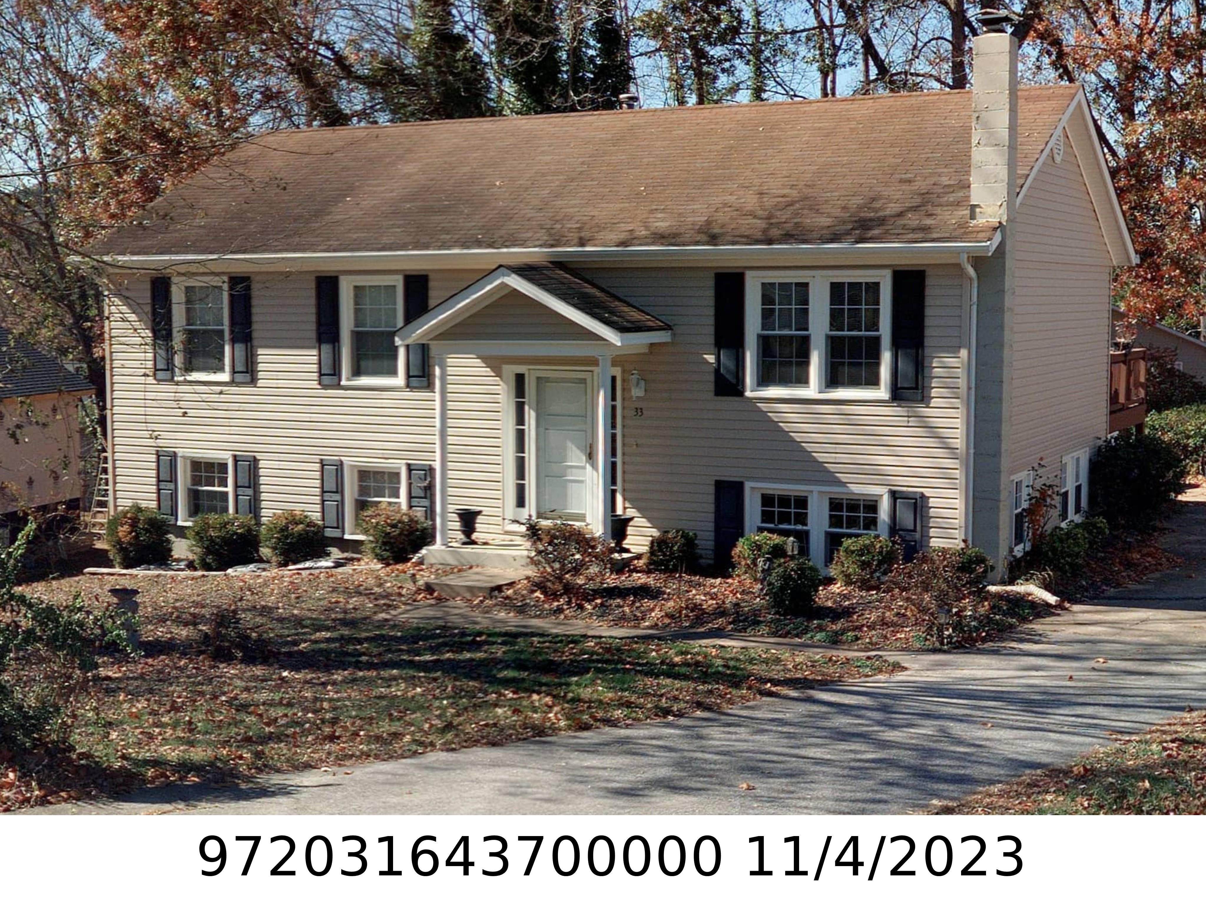 A picture of the property located at 33 LYNWOOD CIR, ASHEVILLE NC 28806.