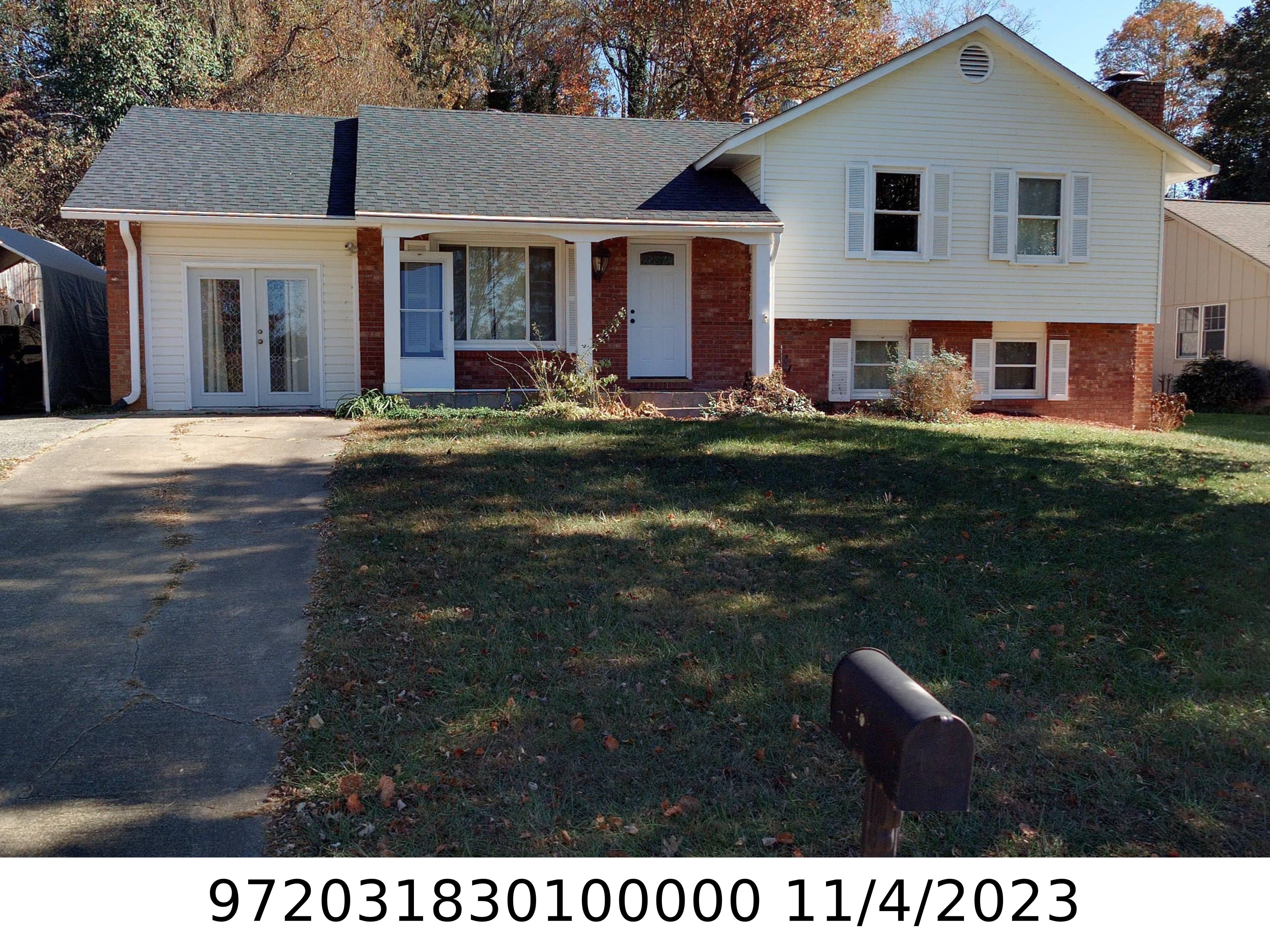 A picture of the property located at 36 LYNWOOD CIR, ASHEVILLE NC 28806.