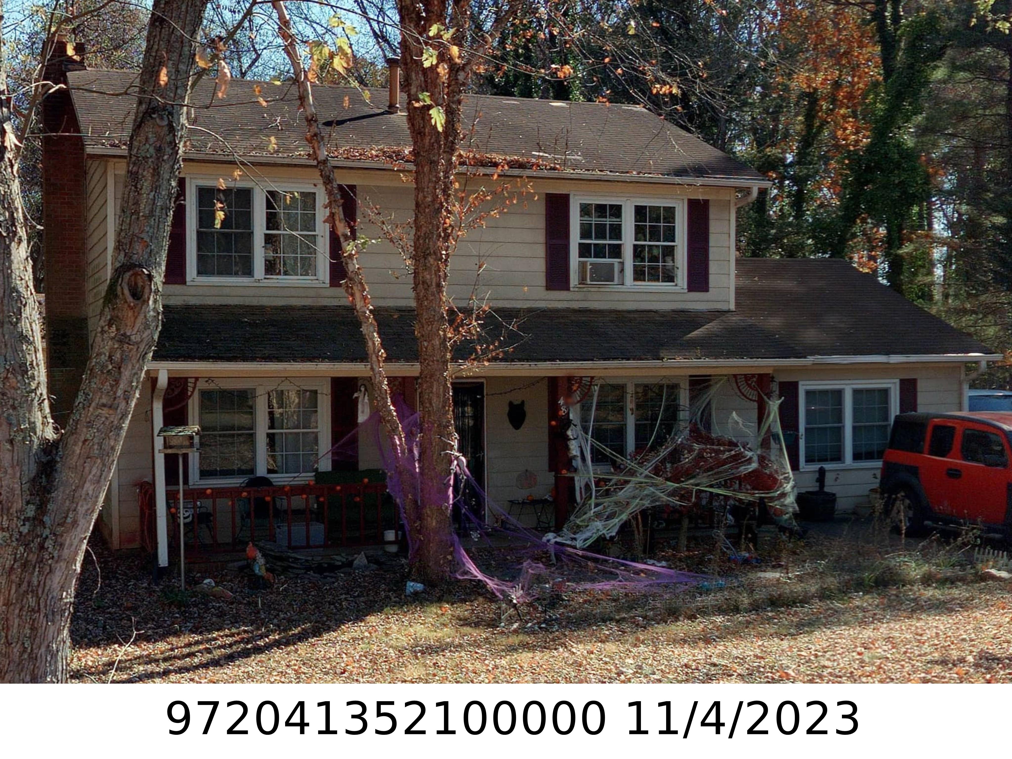 A picture of the property located at 48 LYNWOOD CIR, ASHEVILLE NC 28806.