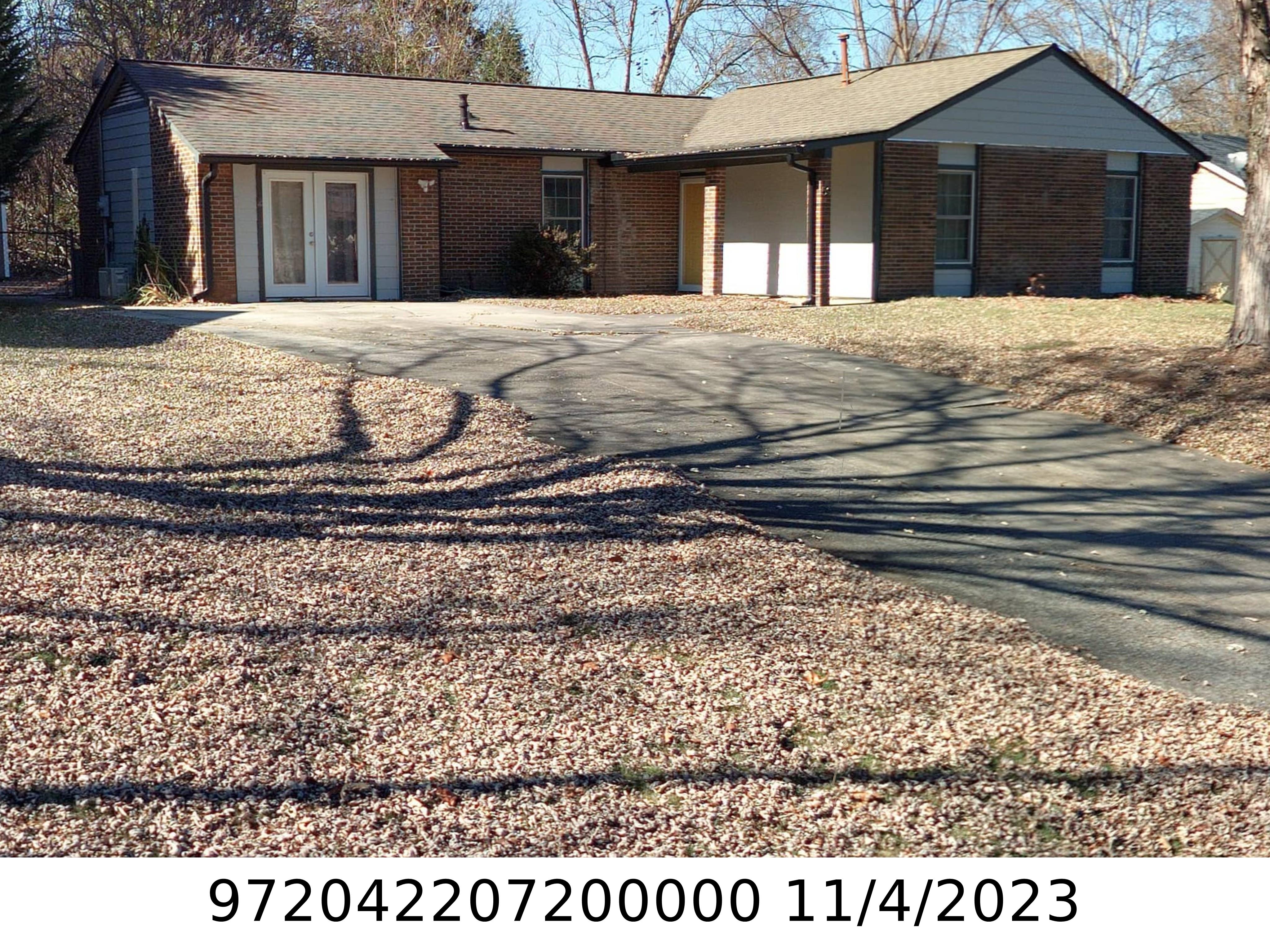 A picture of the property located at 59 LYNWOOD CIR, ASHEVILLE NC 28806.
