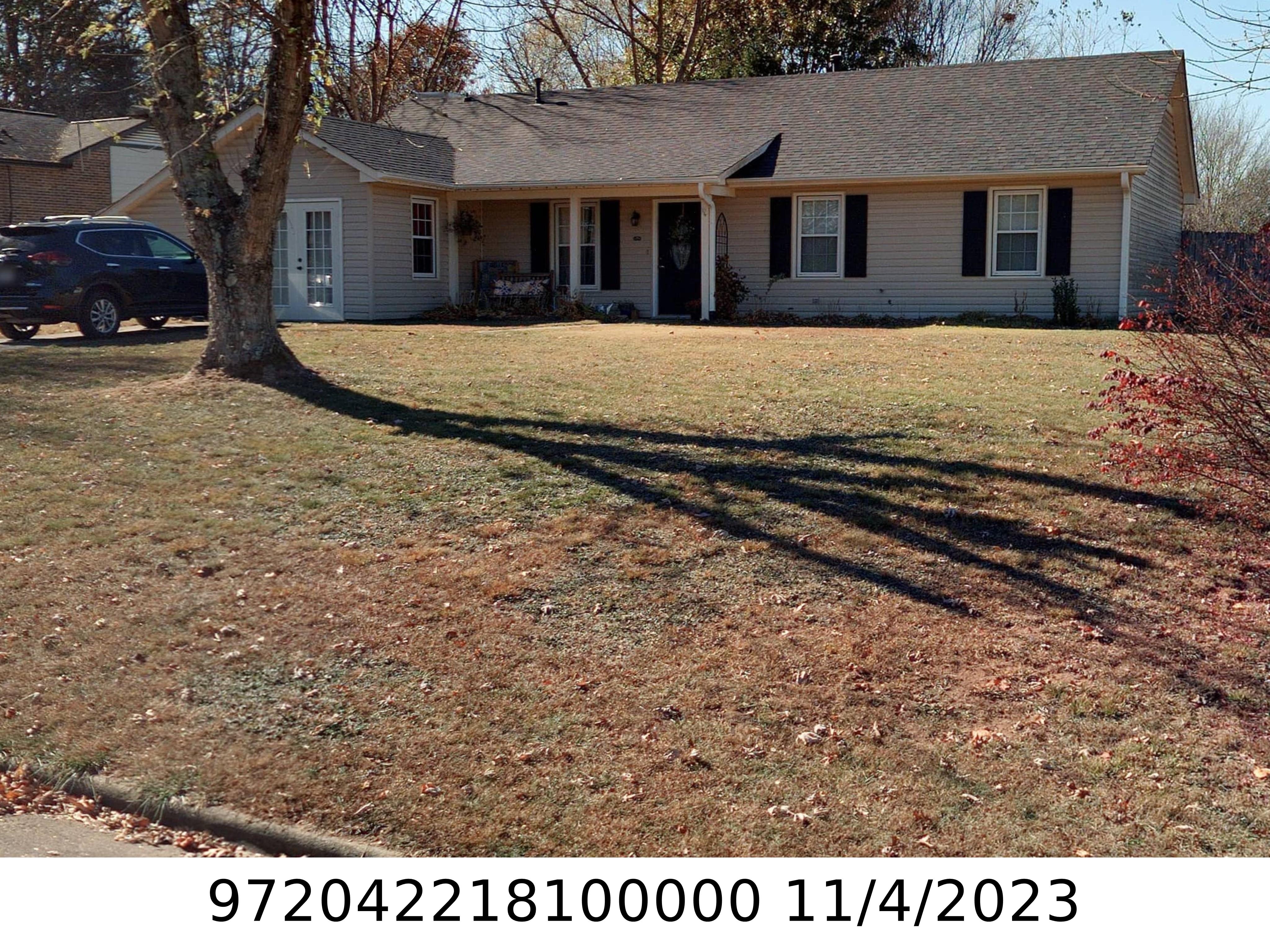 A picture of the property located at 61 LYNWOOD CIR, ASHEVILLE NC 28806.
