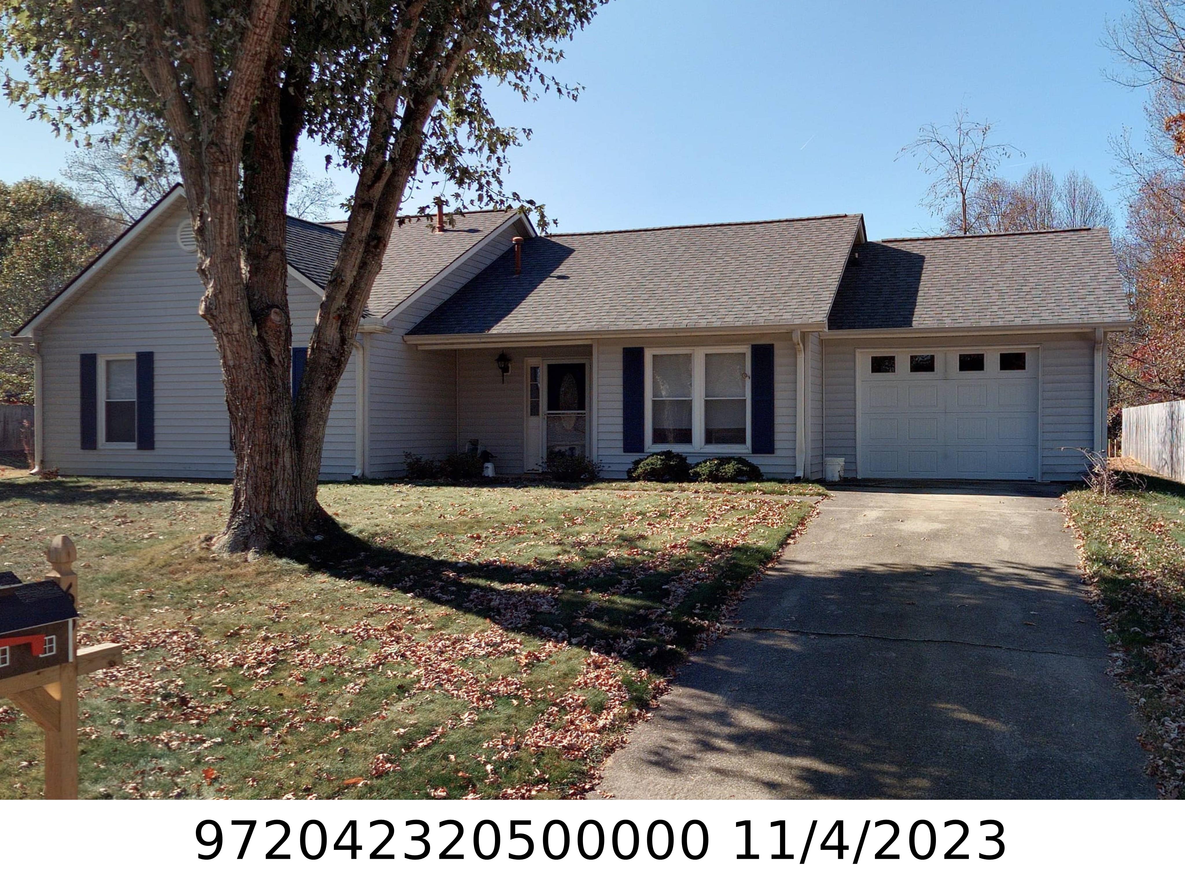 A picture of the property located at 65 LYNWOOD CIR, ASHEVILLE NC 28806.