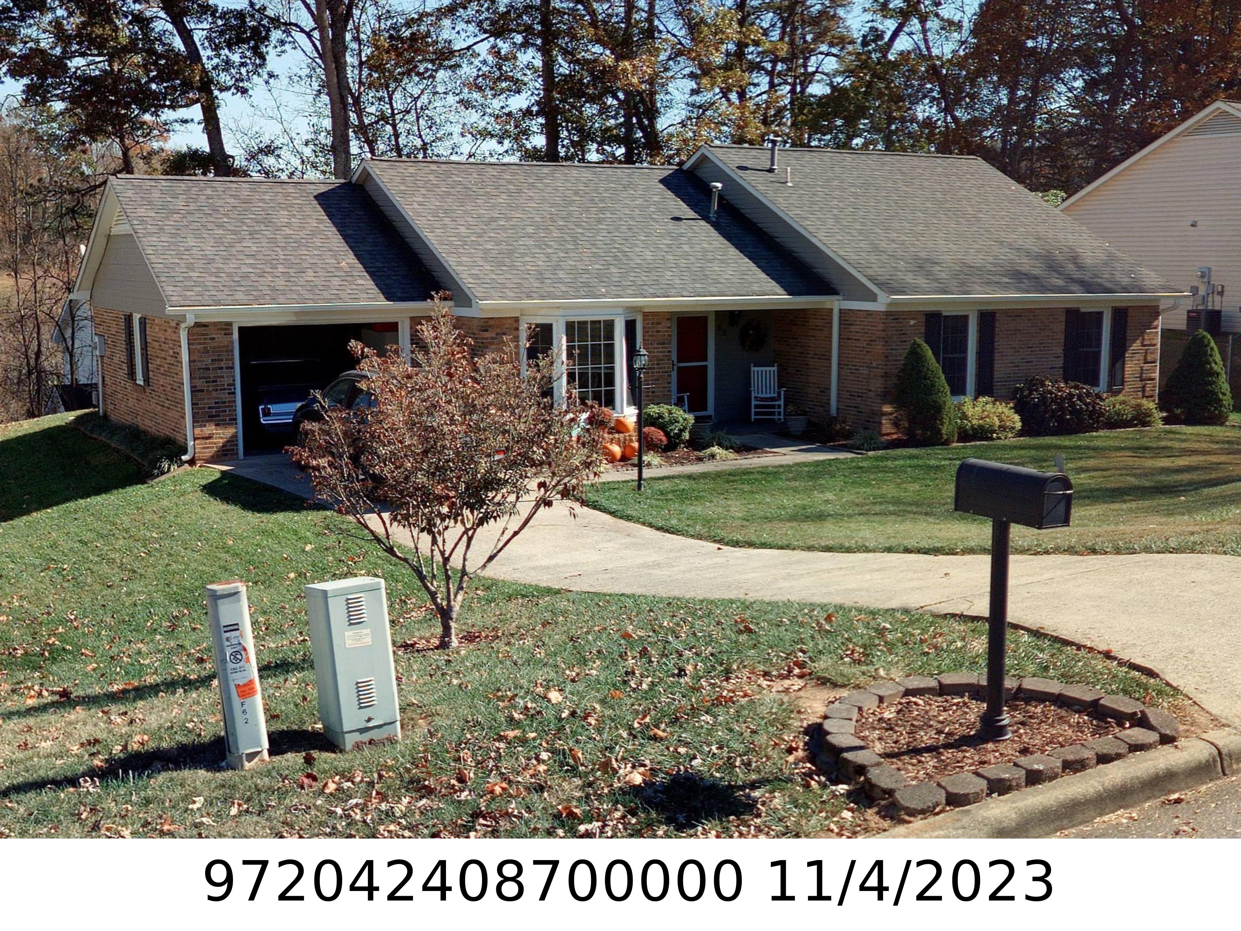 A picture of the property located at 62 LYNWOOD CIR, ASHEVILLE NC 28806.