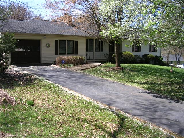 A picture of the property located at 18 BRADFORD PEAR LN, ASHEVILLE NC 28804.