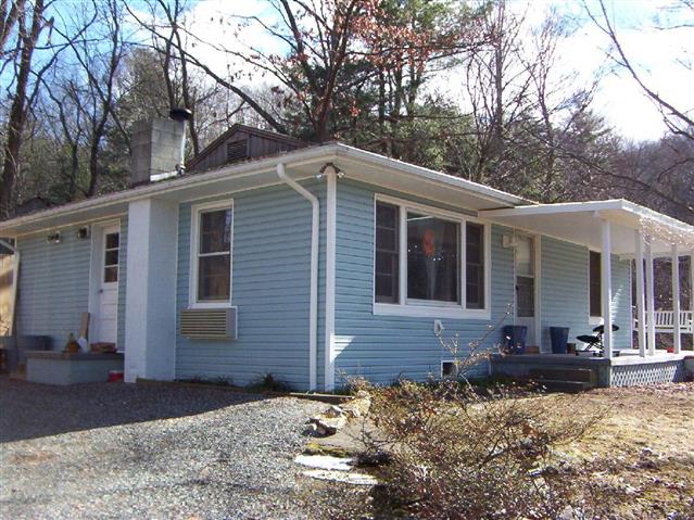 A picture of the property located at 56 WOLF PARK CIR, ASHEVILLE NC 28804.