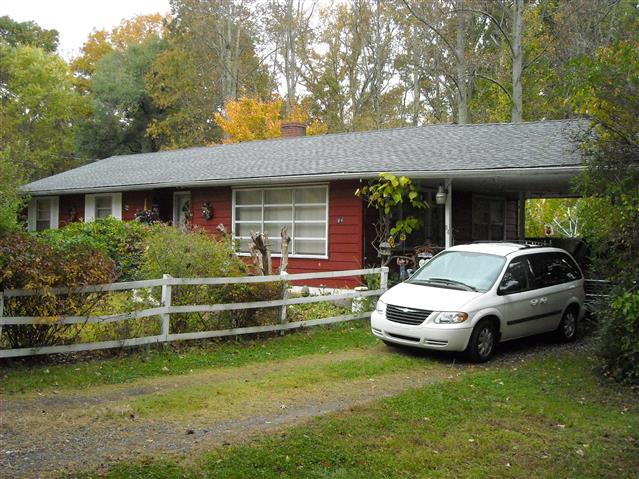 A picture of the property located at 84 WOLF PARK CIR, ASHEVILLE NC 28804.