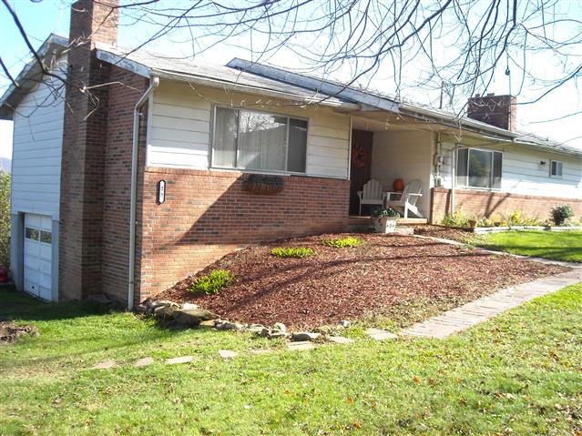 A picture of the property located at 27 VICTORY LN, ASHEVILLE NC 28804.