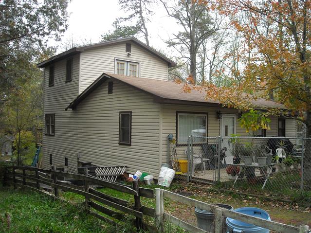 A picture of the property located at 87 WOLF PARK CIR, ASHEVILLE NC 28804.