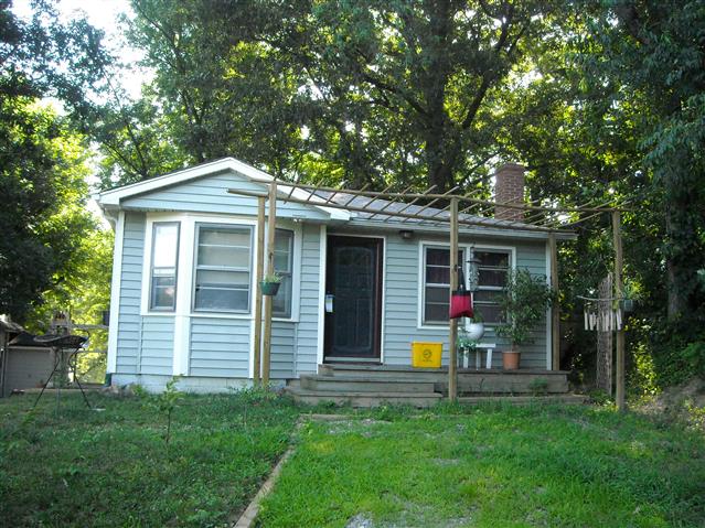 A picture of the property located at 27 MASSEY RD, ASHEVILLE NC 28804.