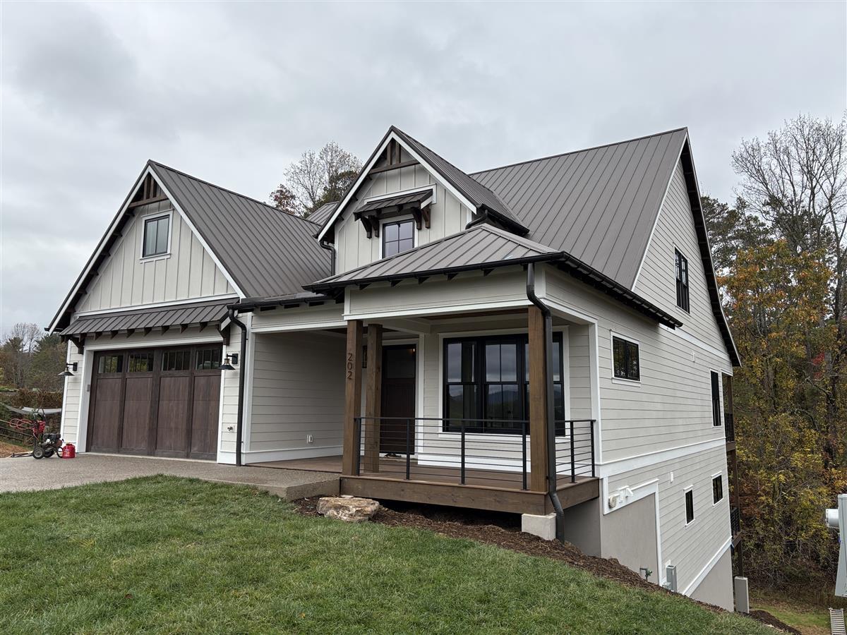 A picture of the property located at 202 WESTRIDGE FARM RD, ASHEVILLE NC 28804.