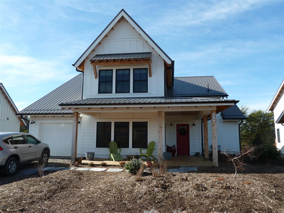 A picture of the property located at 224 WESTRIDGE FARM RD, ASHEVILLE NC 28804.